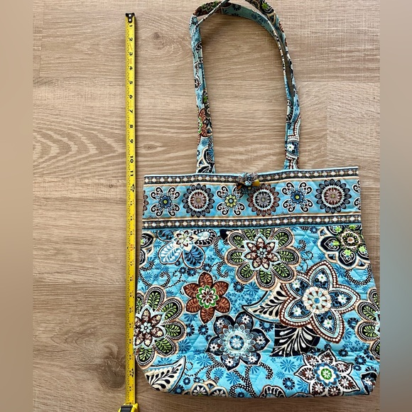 Vera Bradley Retired Fabric Bali Blue Shoulder Tote/Purse with Toggle Closer - Picture 5 of 8